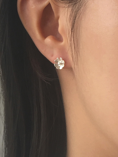 mini flower earring