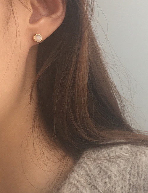 newtro earring